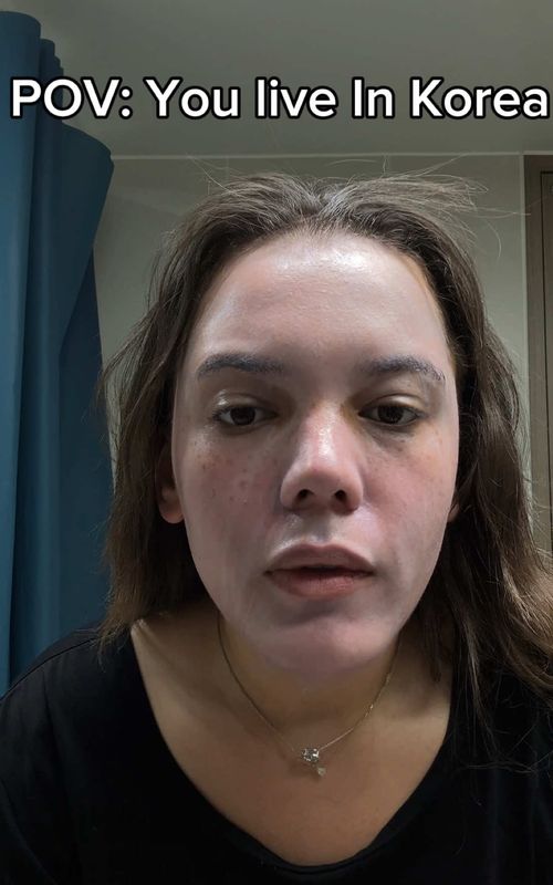 Turns out is a mineral sunscreen for oil control. I’ll be making another video to make it workk I don’t wanna give up on her 😂 #skincare #sunscreen #whitecast #spf #fail #korea #grwm #lifeinkorea #Vlog #thoughts 