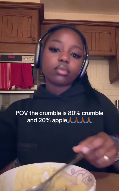 nothing compares to the first bite ✋🏾