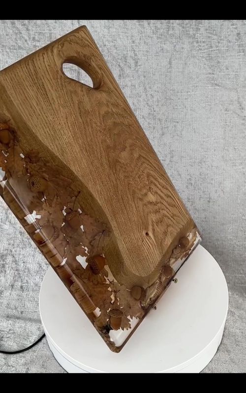 Handcrafted Oak Cutting / Serving Board with Acorns and Oak Leaves.#resin #epoxy #cuttingboard #servingboard#wood